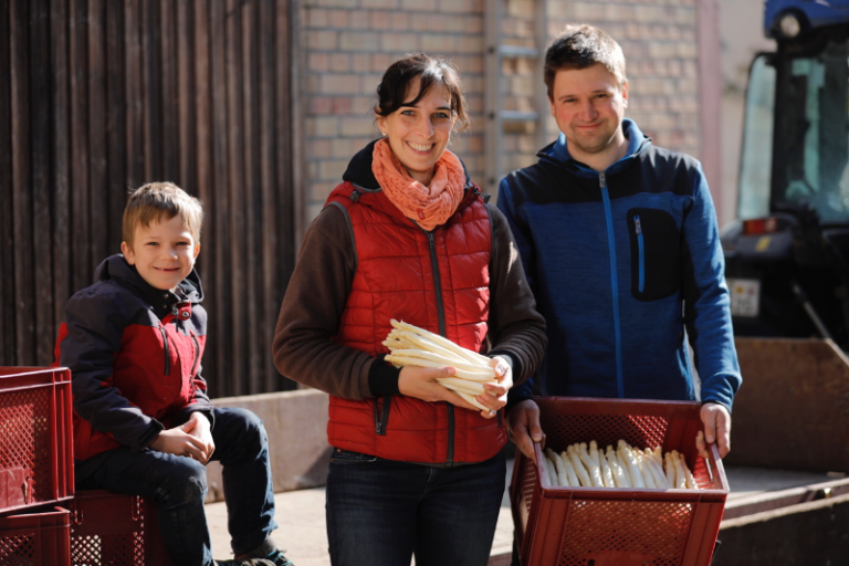 Spargel Familie 768x512